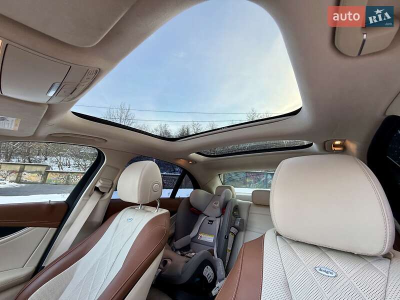 Седан Mercedes-Benz E-Class 2019 в Львові