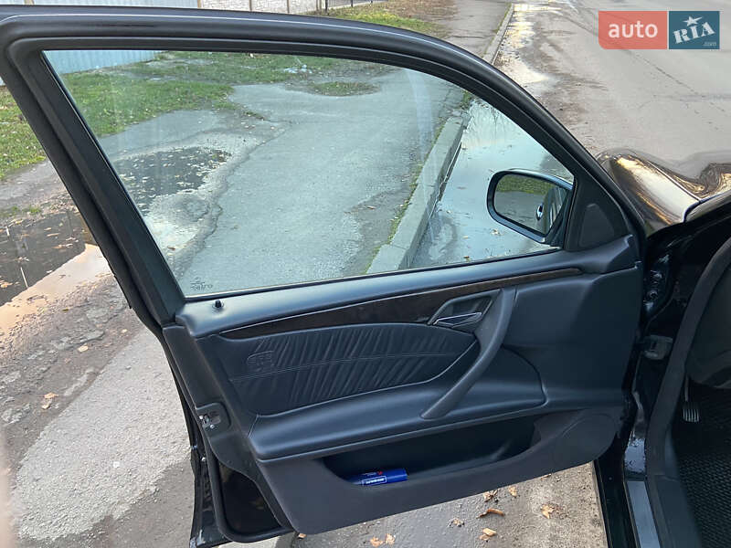 Седан Mercedes-Benz E-Class 2000 в Луцьку