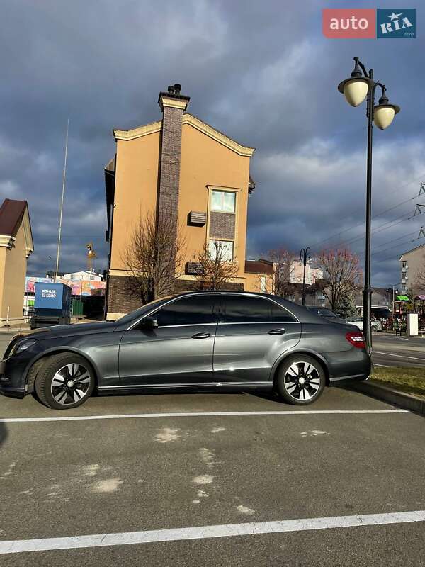 Седан Mercedes-Benz E-Class 2011 в Киеве