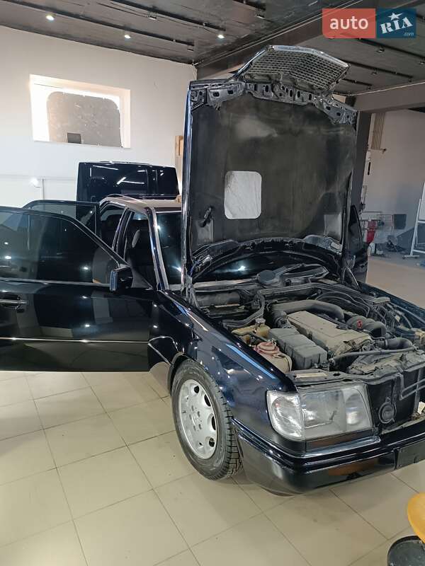 Седан Mercedes-Benz E-Class 1994 в Коломые