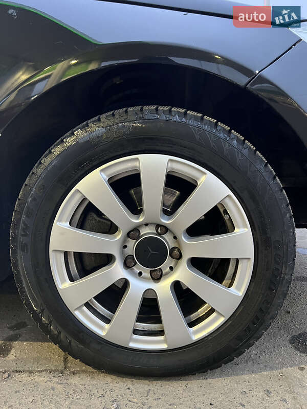 Седан Mercedes-Benz E-Class 2011 в Одесі