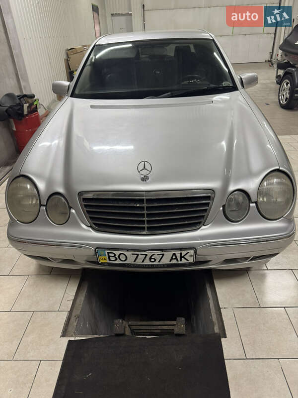 Mercedes-Benz E-Class 2000