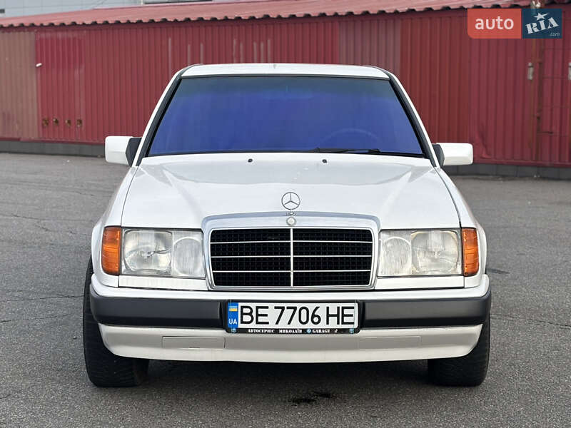 Седан Mercedes-Benz E-Class 1988 в Киеве
