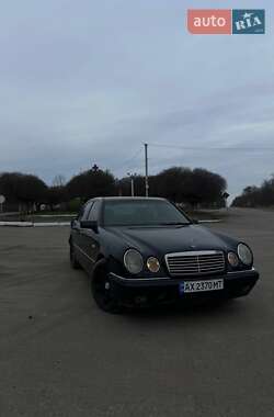 Седан Mercedes-Benz E-Class 1999 в Городке