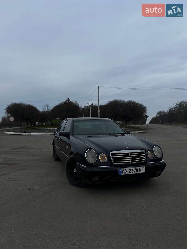 Седан Mercedes-Benz E-Class 1999 в Городку