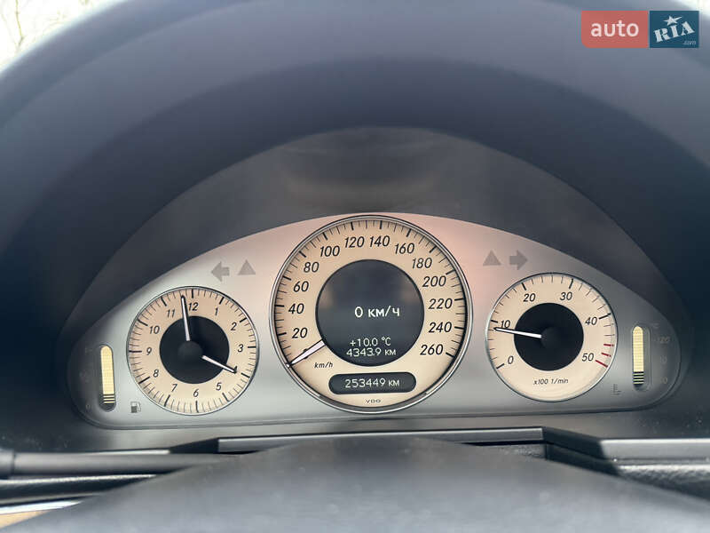 Седан Mercedes-Benz E-Class 2008 в Сторожинці