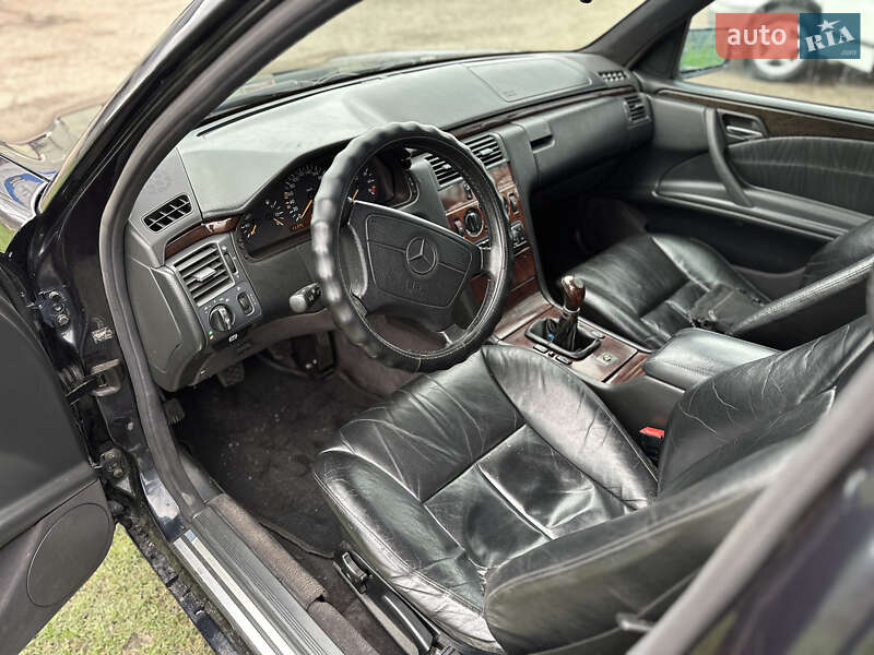Седан Mercedes-Benz E-Class 1996 в Вознесенске