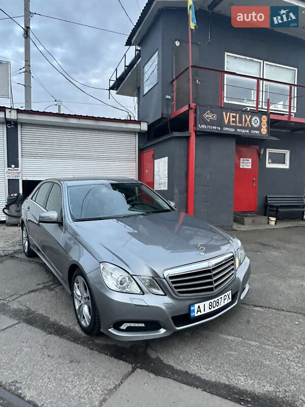 Седан Mercedes-Benz E-Class 2010 в Киеве