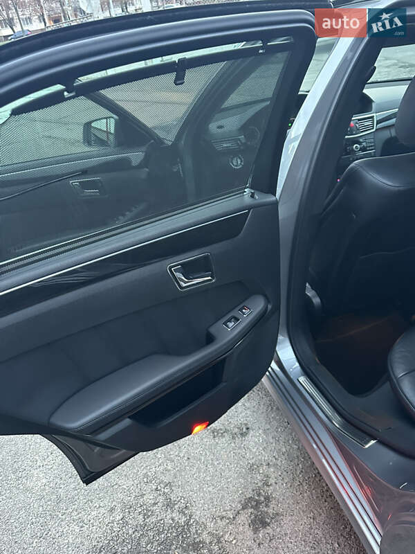 Седан Mercedes-Benz E-Class 2010 в Киеве