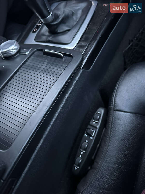 Седан Mercedes-Benz E-Class 2010 в Киеве