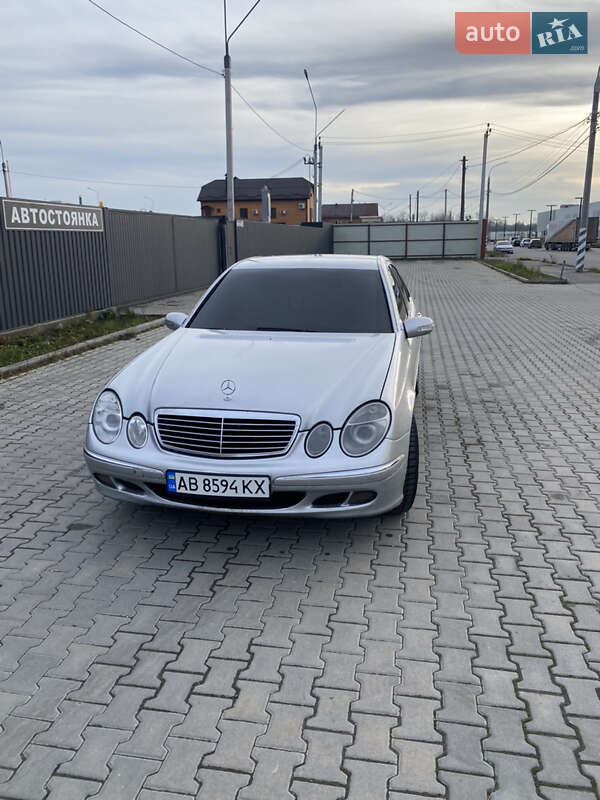 Седан Mercedes-Benz E-Class 2003 в Виннице
