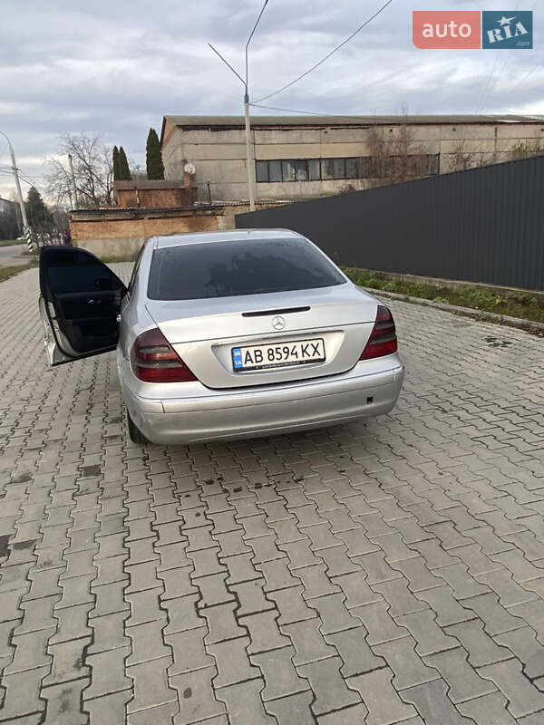 Седан Mercedes-Benz E-Class 2003 в Виннице
