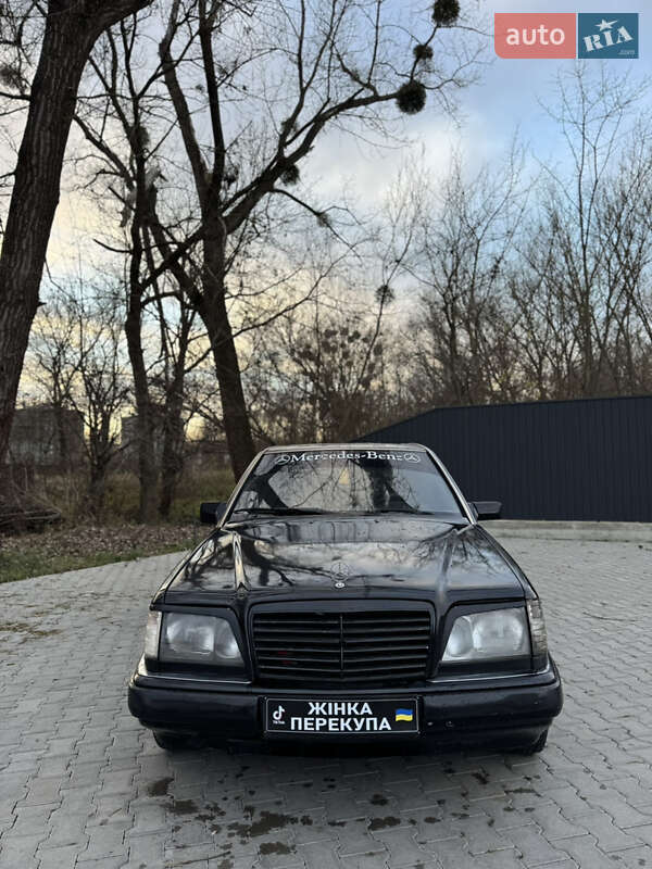 Седан Mercedes-Benz E-Class 1993 в Черновцах