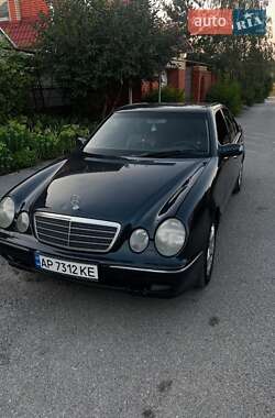 Седан Mercedes-Benz E-Class 2001 в Запорожье
