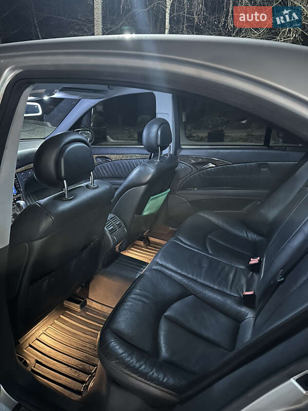 Седан Mercedes-Benz E-Class 2005 в Косові