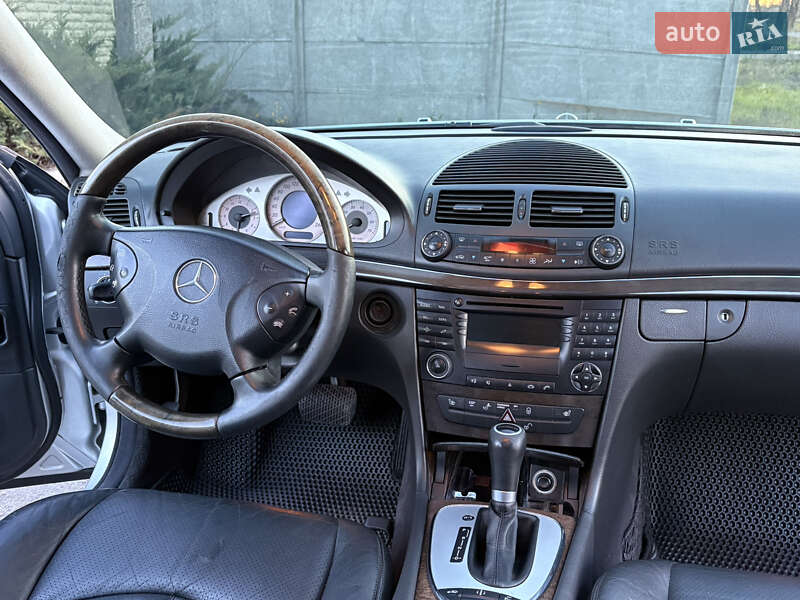 Седан Mercedes-Benz E-Class 2002 в Кривом Роге фото 20 Седан Mercedes-Benz E-Class 2002 в Кривом Роге