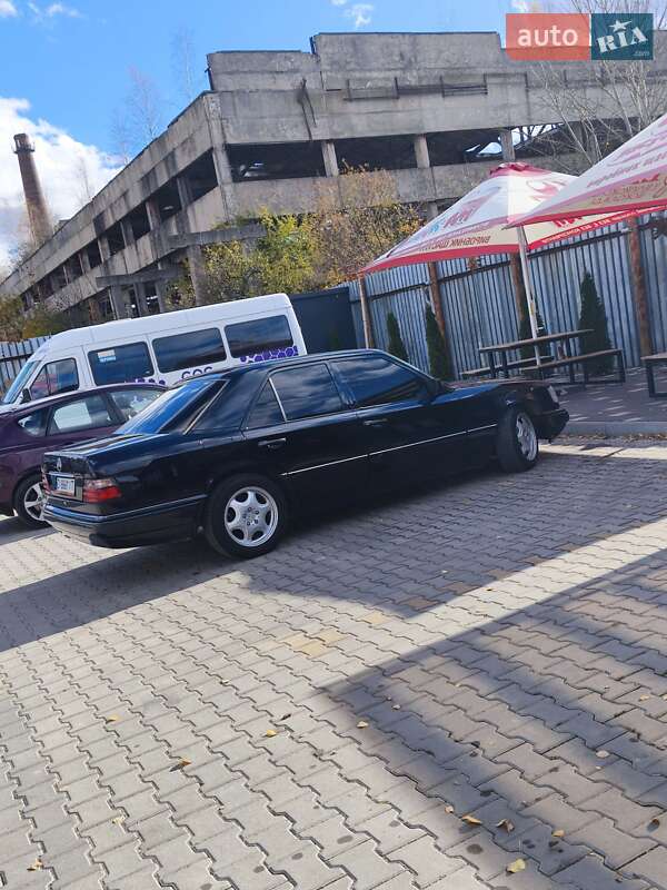 Седан Mercedes-Benz E-Class 1994 в Коломые
