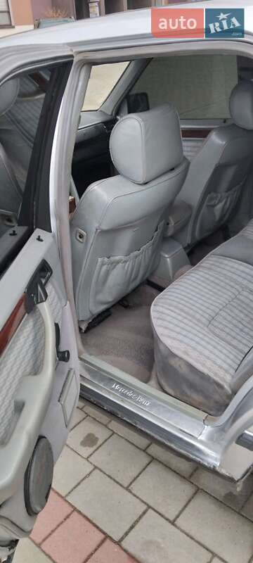 Седан Mercedes-Benz E-Class 1988 в Тернополі фото 24 Седан Mercedes-Benz E-Class 1988 в Тернополі