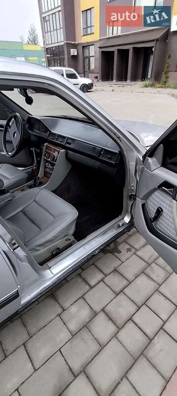 Седан Mercedes-Benz E-Class 1988 в Тернополі фото 27 Седан Mercedes-Benz E-Class 1988 в Тернополі