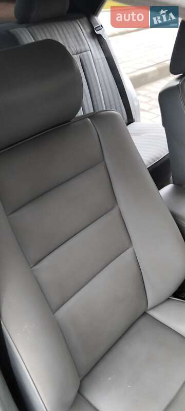 Седан Mercedes-Benz E-Class 1988 в Тернополі фото 30 Седан Mercedes-Benz E-Class 1988 в Тернополі