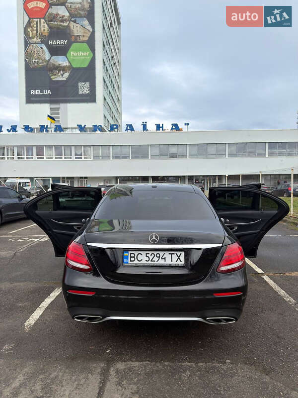 Седан Mercedes-Benz E-Class 2016 в Львові