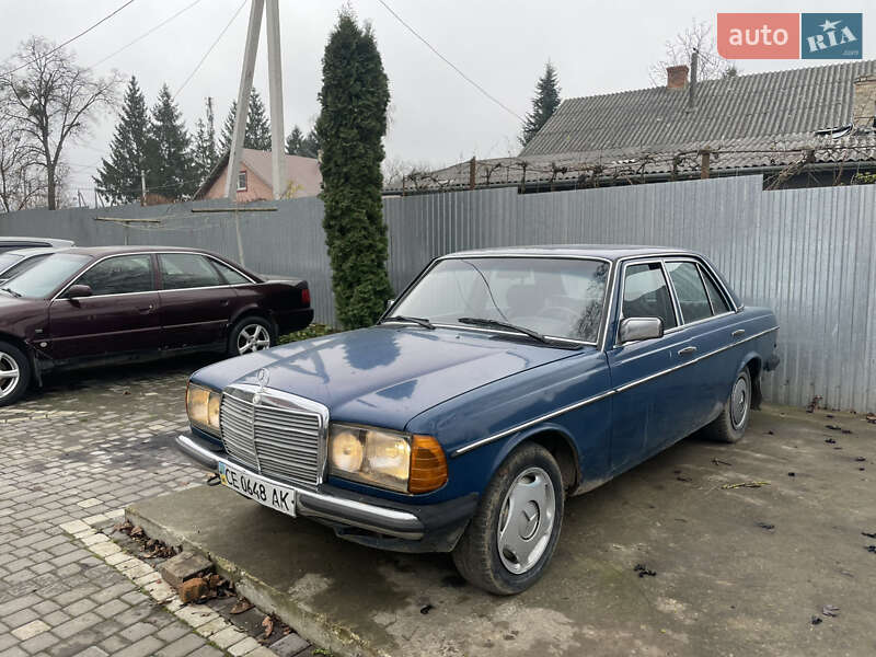 Седан Mercedes-Benz E-Class 1983 в Чернівцях