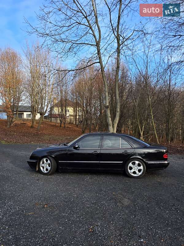 Седан Mercedes-Benz E-Class 2000 в Хмельницком