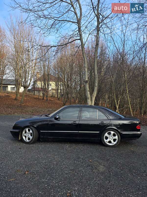 Седан Mercedes-Benz E-Class 2000 в Хмельницком