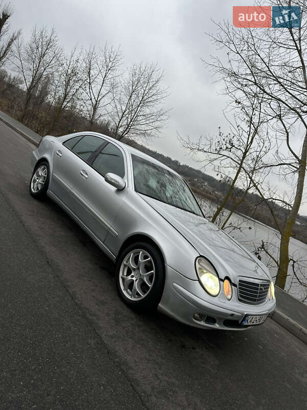 Седан Mercedes-Benz E-Class 2003 в Василькові