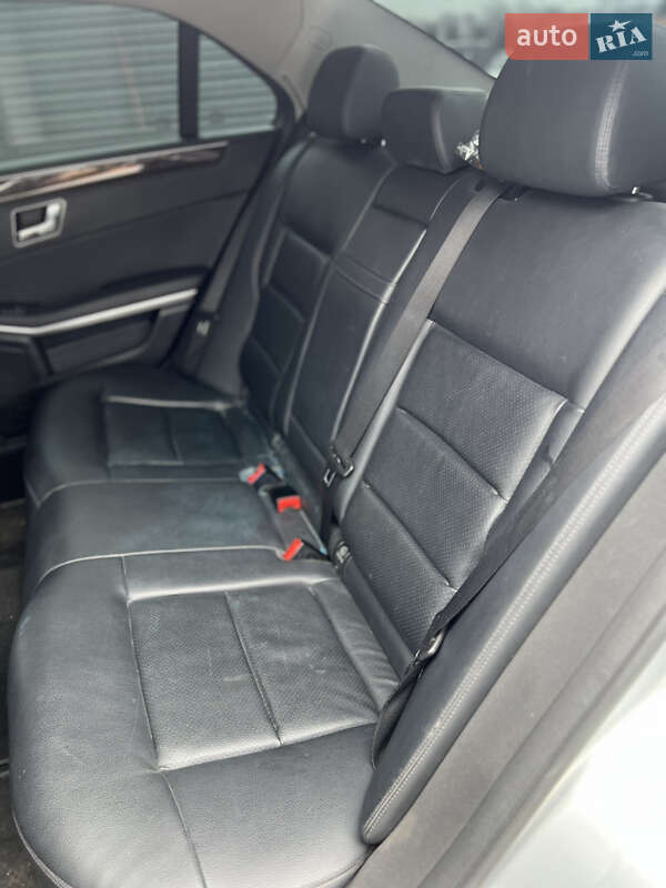 Седан Mercedes-Benz E-Class 2009 в Чернівцях