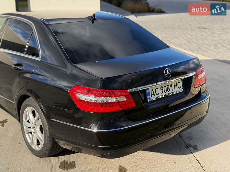 Седан Mercedes-Benz E-Class 2011 в Луцке