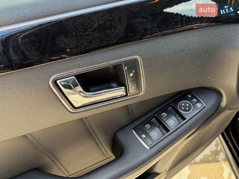Седан Mercedes-Benz E-Class 2011 в Луцке