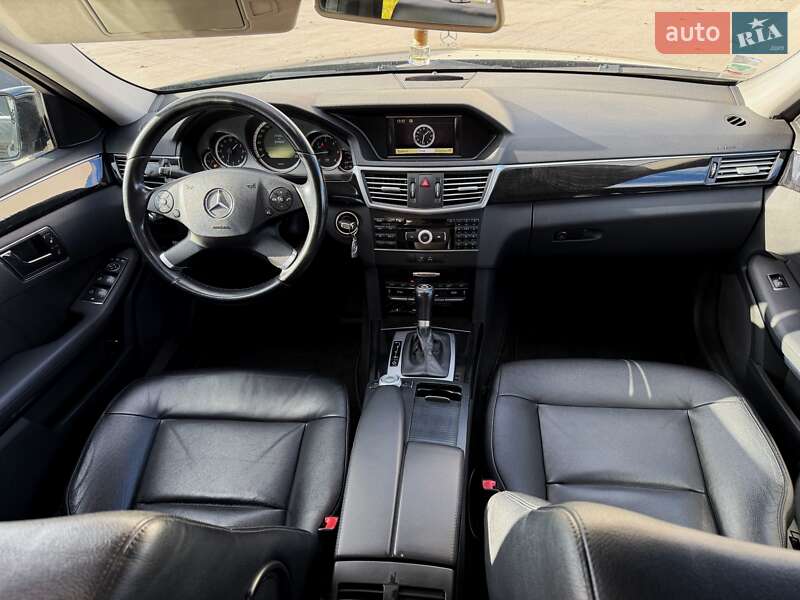 Седан Mercedes-Benz E-Class 2011 в Луцке