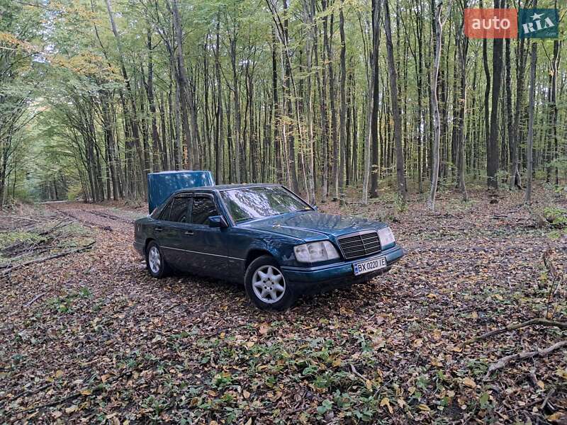 Седан Mercedes-Benz E-Class 1995 в Хмельницькому