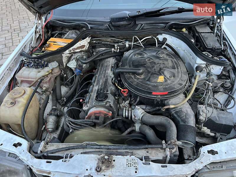 Седан Mercedes-Benz E-Class 1986 в Ізмаїлі