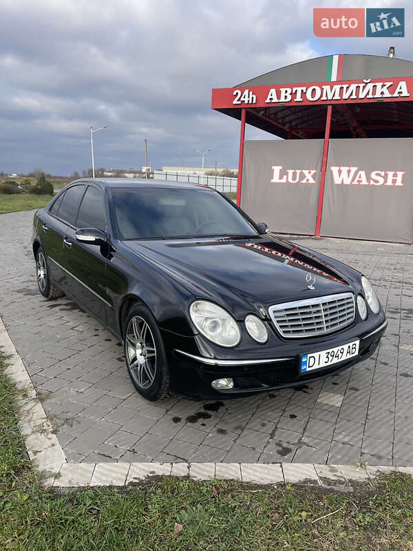 Седан Mercedes-Benz E-Class 2004 в Буську