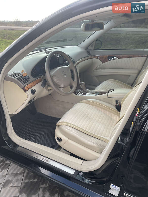 Седан Mercedes-Benz E-Class 2004 в Буську