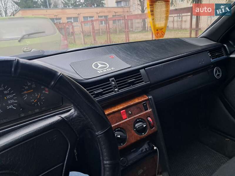 Седан Mercedes-Benz E-Class 1995 в Хмельницькому