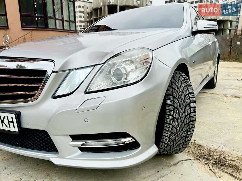 Седан Mercedes-Benz E-Class 2013 в Києві
