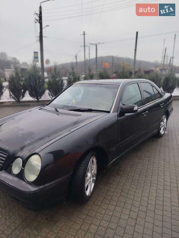Седан Mercedes-Benz E-Class 2002 в Полтаві