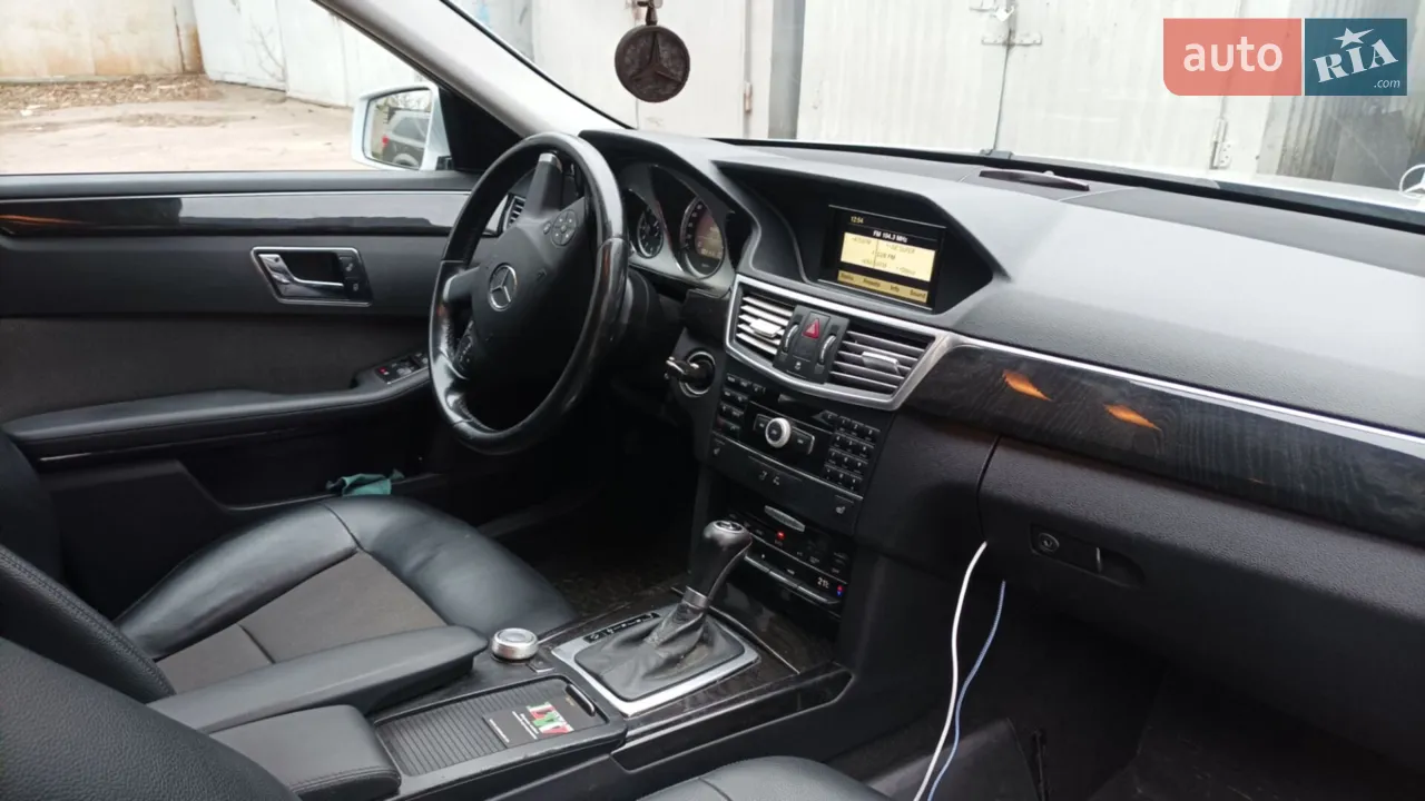 2010 Mercedes-Benz E-klasse - мініатюра 20