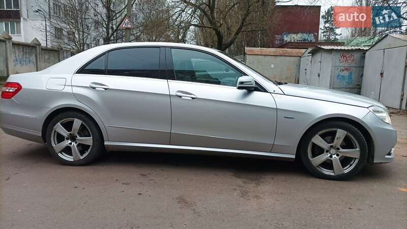 Mercedes-Benz E-Class 2010 Mercedes-Benz E-Class 2010