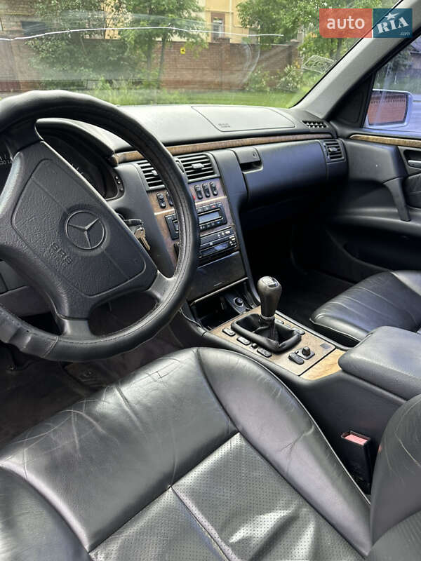 Седан Mercedes-Benz E-Class 1999 в Киеве фото 8 Седан Mercedes-Benz E-Class 1999 в Киеве