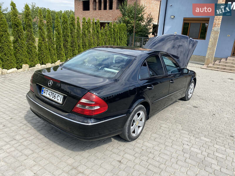 Седан Mercedes-Benz E-Class 2004 в Косове