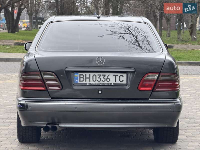 Седан Mercedes-Benz E-Class 2000 в Одессе