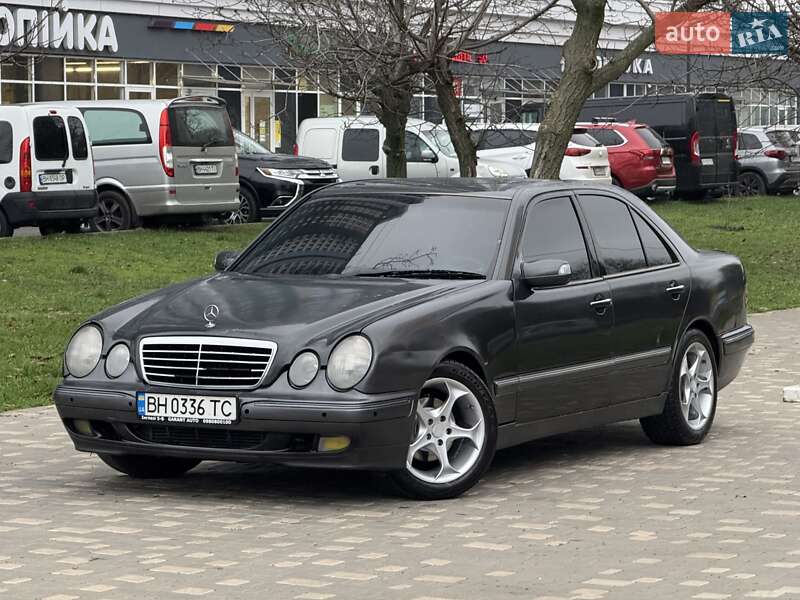 Седан Mercedes-Benz E-Class 2000 в Одессе