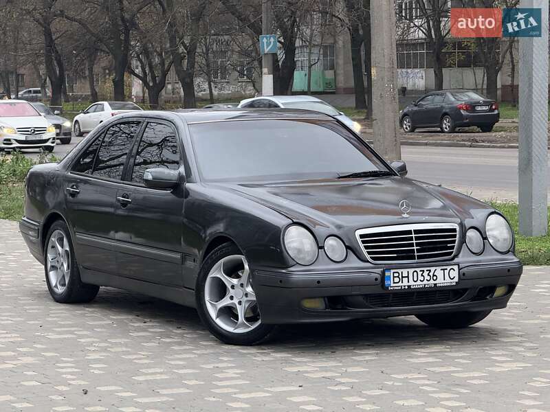 Седан Mercedes-Benz E-Class 2000 в Одессе