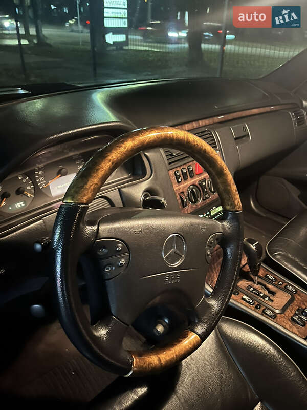 Седан Mercedes-Benz E-Class 2000 в Луцке