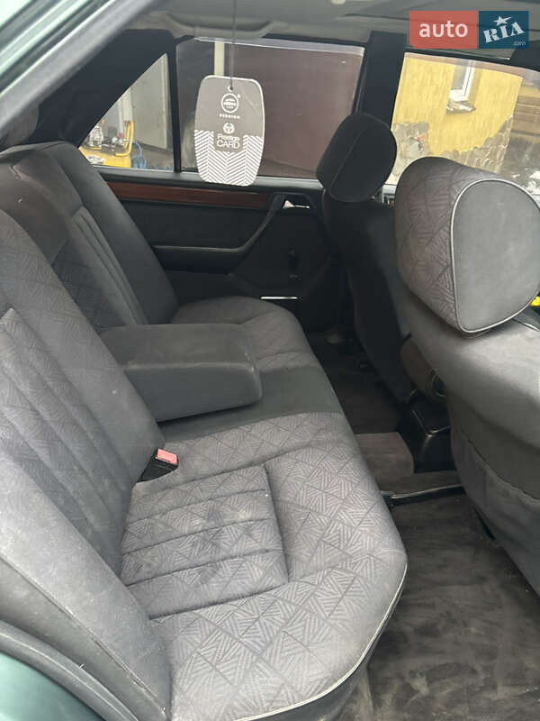 Седан Mercedes-Benz E-Class 1995 в Тернополе
