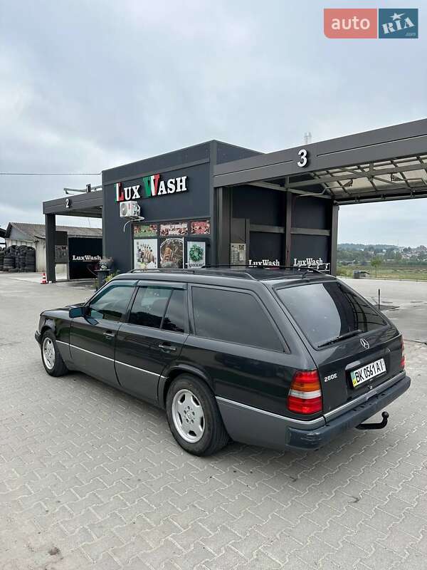 Универсал Mercedes-Benz E-Class 1994 в Шумске